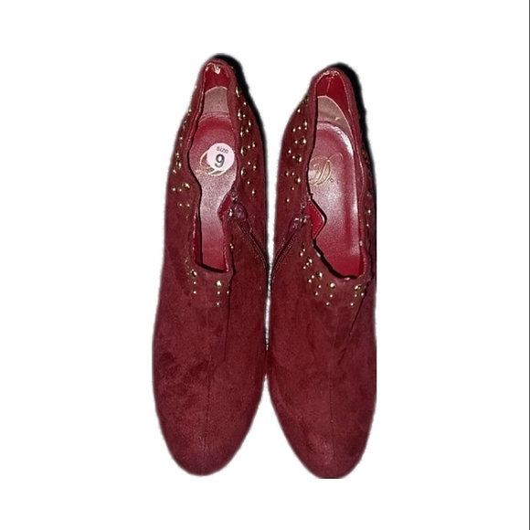 (3/$25) Delicious Burgundy Heeled Booties - Picture 2 of 5